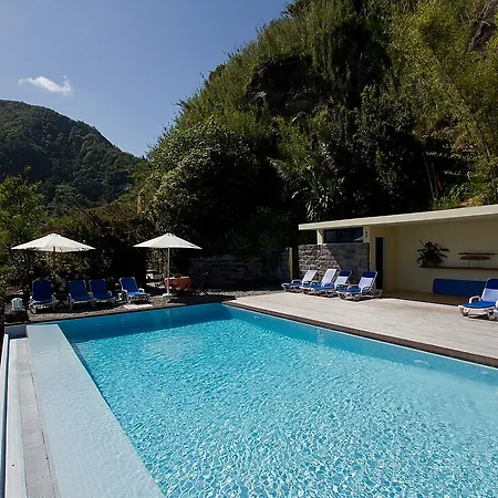 Casa De Pedra * Ribeira Quente