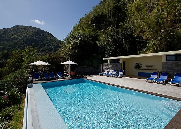 Casa De Pedra * Ribeira Quente